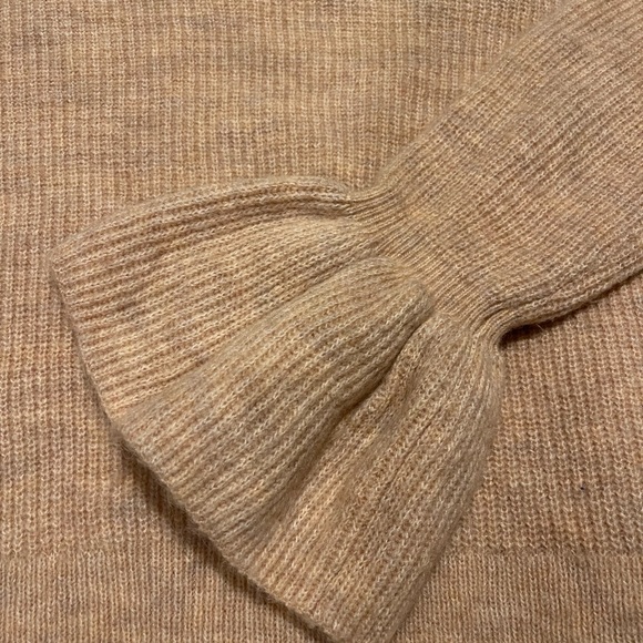 Marks and Spencer sweater with ruffle sleeves - Picture 2 of 5